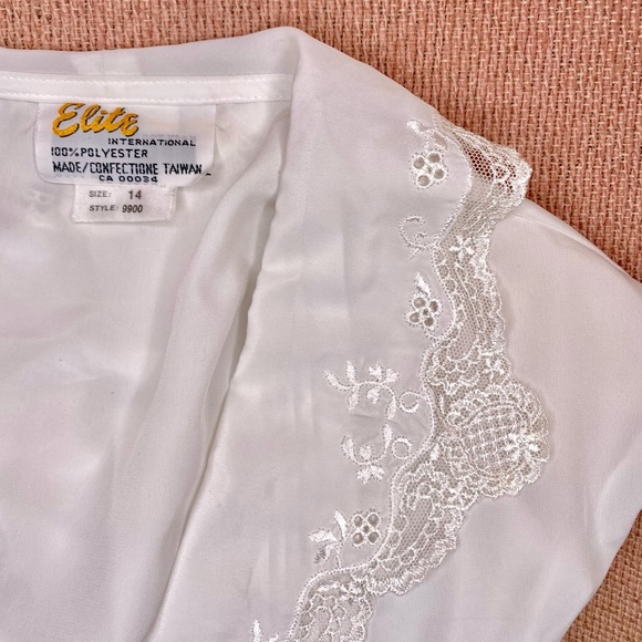 Vintage Chantilly Creme Blouse - Picture 8 of 8
